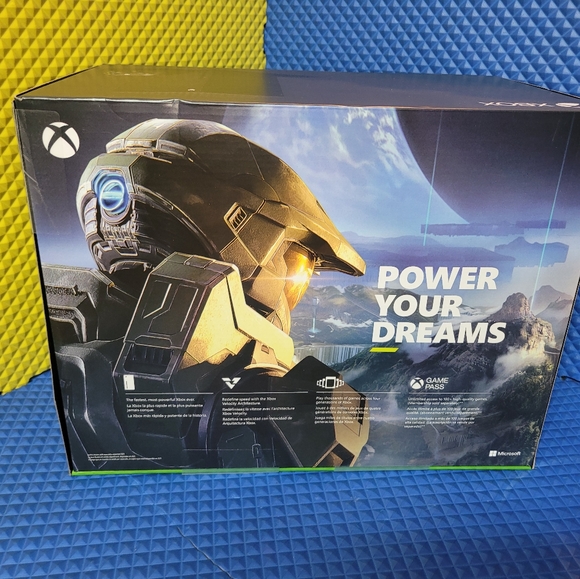 Brand New With 3 Games and Second Controller, Xbox Series X Console